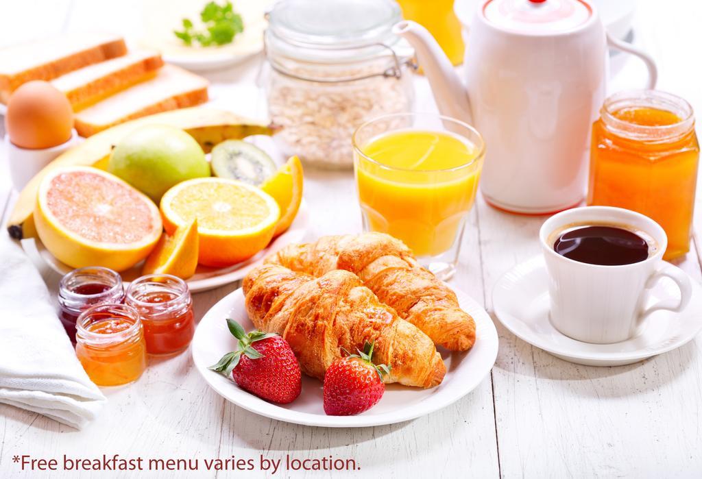 Days Inn By Wyndham Toronto East Beaches מראה חיצוני תמונה